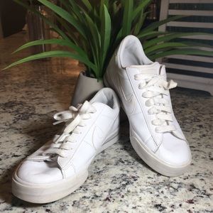 Nike sweet classic white leather